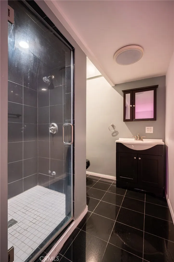 1833 Roscomare Road, Los Angeles, California 90077 home-pic-55